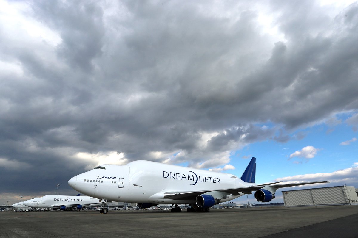 本日12月6日、ボーイング787の主要部品をアメリカのボーイングへ輸送