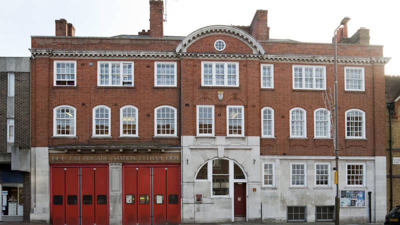 London Fire Brigade Museum (@lfbmuseum) on Twitter photo Eltham Fire Station opened 120 years ago this month! 🎉 #DidYouKnow the circular window is called a roundel. It is placed inside a curved pediment, a feature of neoclassical architecture – inspired by ancient times. More here orlo.uk/SM2ZQ #LFBFireStations <a href="/LFBGreenwich/">LFB Greenwich</a> Eltham Fire Station opened 120 years ago this month! 🎉 #DidYouKnow the circular window is called a roundel. It is placed inside a curved pediment, a feature of neoclassical architecture – inspired by ancient times. More here orlo.uk/SM2ZQ #LFBFireStations <a href="/LFBGreenwich/">LFB Greenwich</a>