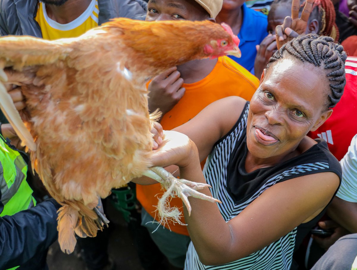 Guys <a href="/SafaricomPLC/">Safaricom PLC</a>  wamekam na initiative fiti 
Such that naweza tambua conmen wakitry kuni fraud manze. Nawareport to 333 Safaricom wanadeal na wao mara hio #SambazaFurahaNaSafaricom this festive season pia nawewe usiibiwe