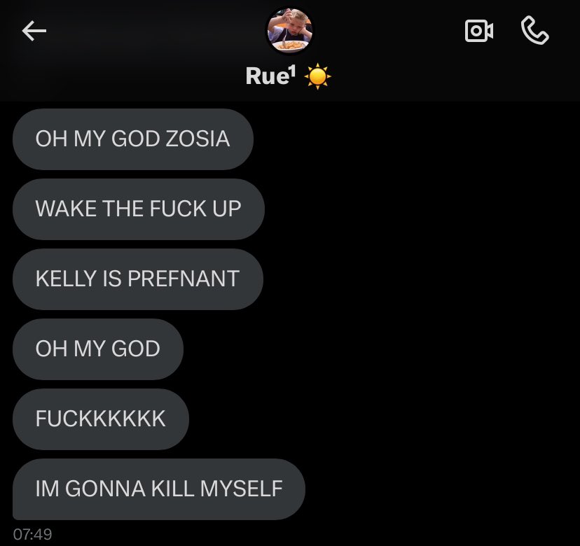 zosia 🌺 tweet media