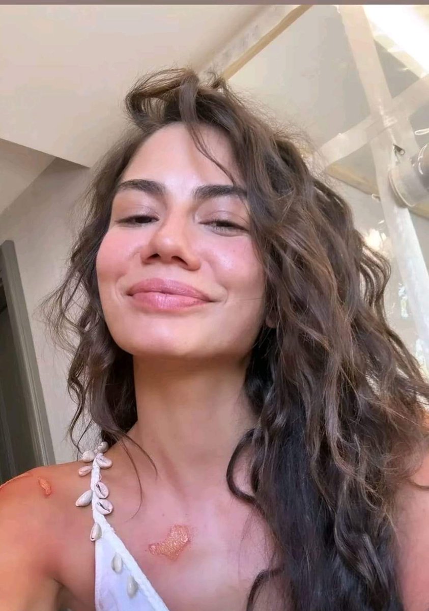 SusanaA53823802's tweet photo. @tvm_mocambique #DemetÖzdemir #TVmmocambique #TVPlay https://t.co/Yk4QC1cXMP