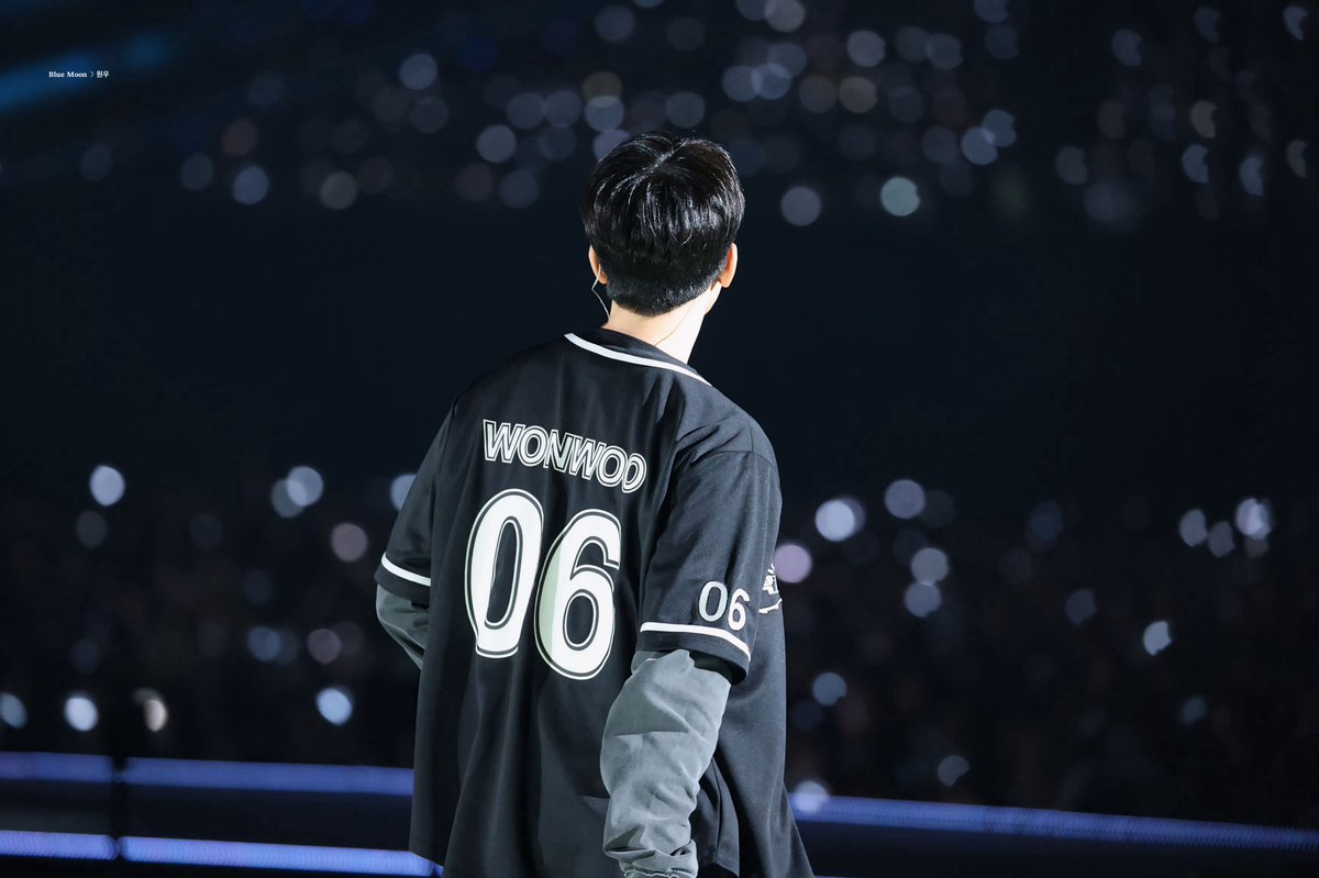BlueMoon_wonwoo's tweet photo. 241205 Tokyo

#원우 #WONWOO #ウォヌ #SEVENTEEN  @pledis_17 https://t.co/ZrxiW8bRoN