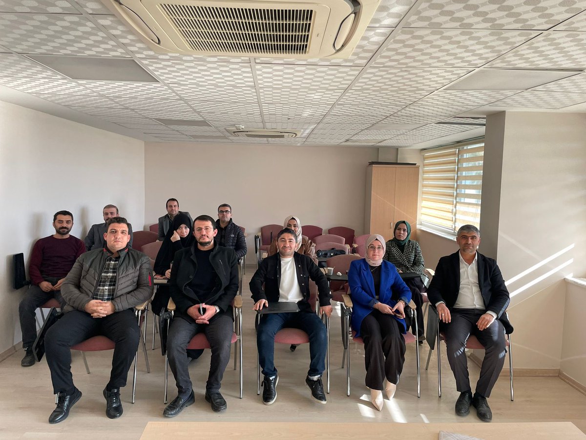 Şanlıurfa Barosu Filistin Araştırma Komisyonu olarak yeni dönem ilk toplantısı yapılmış olup; toplantıda yapılan seçimde oylama sonucu divanımız oluşturulmuştur. 
sonucuna göre; 
Başkan Av.Abdülkadir TOK
Başkan yrdmcı Av. İsa HATİPOĞLU
Sekreter StjAv.Faruk NURANİOĞLU 
seçilmiştir