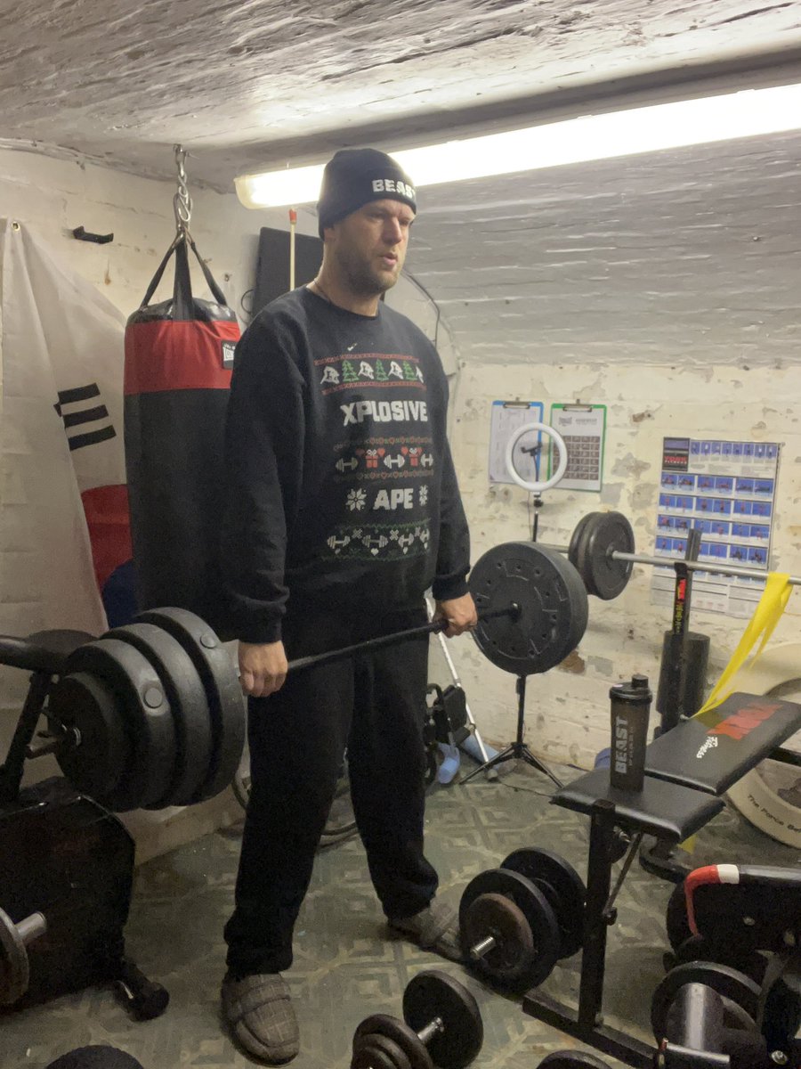GorillaManFitn1's tweet image. Deadlift and Bentover Row in the new BEAST BEENIE this morning in my Home Gym 💪🏋️‍♀️ #fitnessjourney2024 #beastbeanie #codegorilla #teambeast #deadliftday #bentoverrow #homegymlife