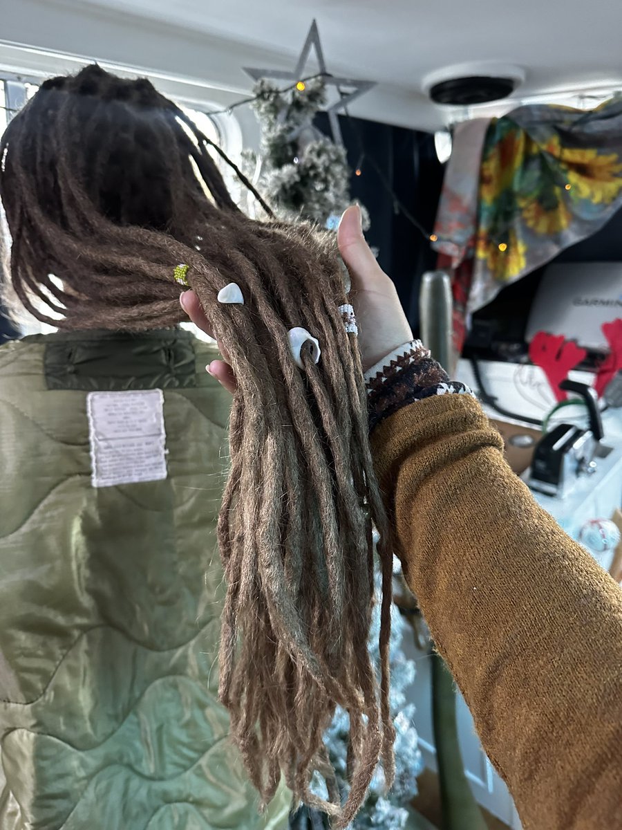 dijanaandrocec's tweet photo. DM to book your Christmas 🎄 dreadlocks appointment!!! Location: Canary Wharf, London https://t.co/iPRv1mNcl4