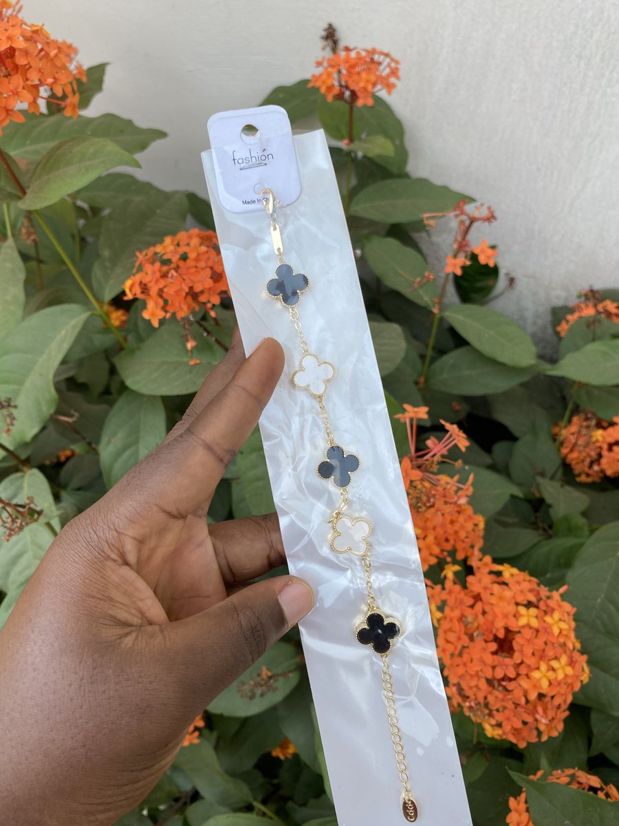 by_cardy's tweet photo. DAY 1!

Item: Bracelet  in gold

Price: #2800

Location: Ibadan
Nationwide Delivery available https://t.co/EnaquPxeez