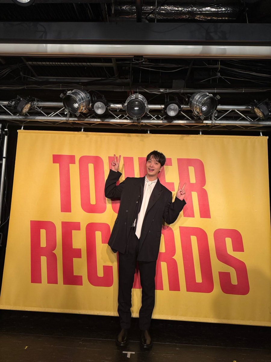CHANSUNG_JAPAN's tweet photo. 🌹━━
タワーレコード渋谷店
「これからの君のために」
リリースイベント〜Just for you now〜
　　　　　　　　　　　　　　　━━🌹
お越しいただいた皆様ありがとうございました✨

POP UP SHOPは12/15(日)まで開催中❣️

明日も楽しみましょう🎤💜

#チャンソン #CHANSUNG #これからの君のために https://t.co/nQRjO6ee1N