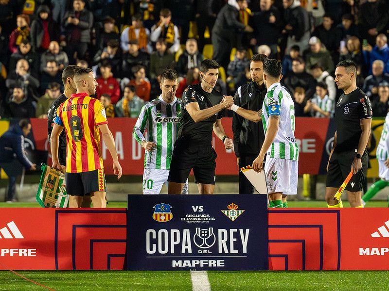 La història arbitral de la <a href="/uesantandreu/">Unió Esportiva Sant Andreu</a> no té xiulet final

Les errades d’apreciació contra <a href="/RealBetis/">Real Betis Balompié 🌴💚</a> s’afegeixen a les ja patides contra Lugo, Castellón o Barça B

Parlen <a href="/ramoncaldere2/">Ramon Ma Calderé</a> <a href="/Josujosu22/">Josu Rodríguez</a> <a href="/Porterito13/">Morales 13</a> 
Per <a href="/JordiMestres_/">Jordi Mestres</a> 

futbolcatalunya.com/la-historia-ar…
#futbolcat