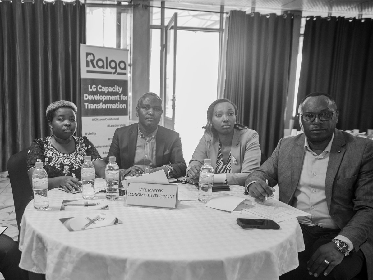 Musanze: Biro z'Inama Njyanama na Komite Nyobozi z'Uturere tw'Intara y'Amajyaruguru bari mu mwiherero wo kungurana ubumenyi no gusangira ibitekerezo ku Miyoborere Ihindura Imibereho y'Abaturage, wateguwe n'Ishyirahamwe ry'Uturere n'Umujyi wa Kigali ku bufatanye na <a href="/RwandaLocalGov/">Ministry of Local Government | Rwanda</a>