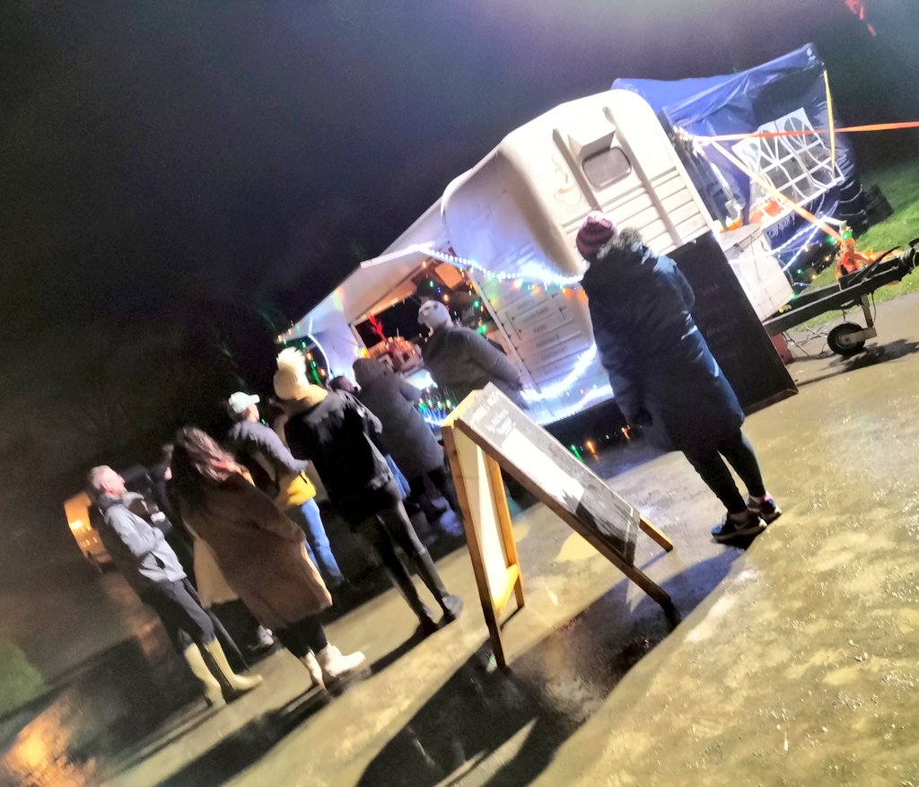SparkleEtMagic's tweet photo. Well blowy evning @ world class @Beamish_Museum with Santa grotto open ,petting zoo, Victorian fun fare &amp; the remarkable eras in the town -delighted 2 be serving #HotChocs  #Pizza #StreetFood #Deserts all sustainable frm Sparkle #MobileHorseBoxcatering @Beamish_Museum back2night https://t.co/ldcTDMuGvt