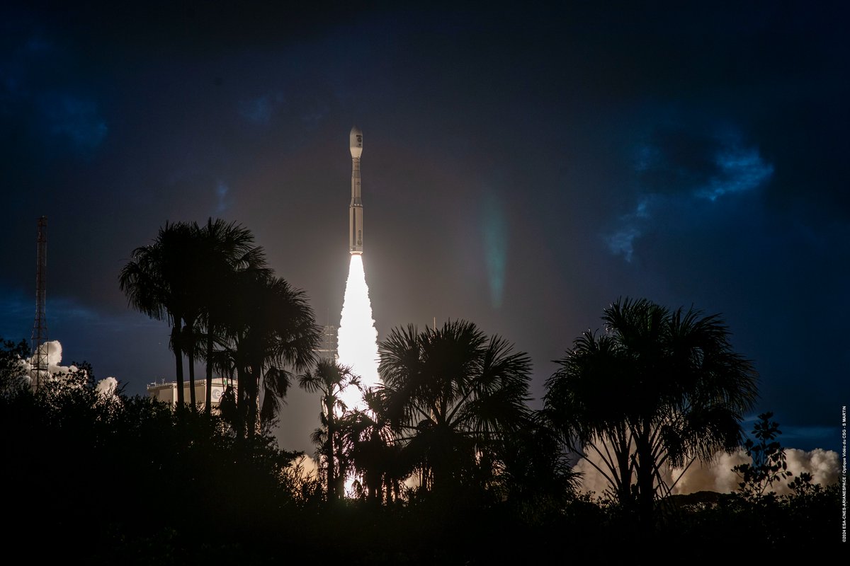 CNES's tweet photo. #Presse 🗞️ Cette nuit, le satellite Sentinel-1C du programme @CopernicusEU développé par l’@esa pour @EU_Commission a été placé en orbite par #VegaC depuis le @EuropeSpacePort. 
🔗 https://t.co/vqGKNc7N1u https://t.co/MAOY9nLt58