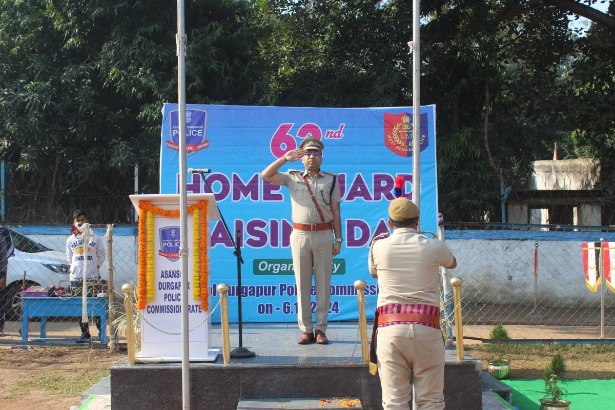 Cpadpc's tweet photo. @WBPolice Home Guard Raising Day Parade at Asansol Police Lines on 06.12.2024 in presence of Dy. Commissioner of Police (HQ) and other senior officers of ADPC.
#HomeGuardRaisingDay
#ADPCWestBengalPolice https://t.co/5MTUwOVdwc