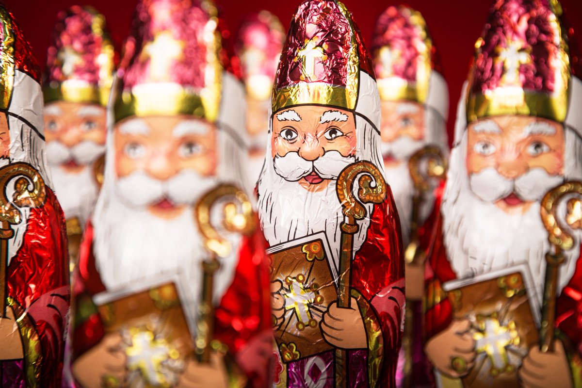 EUAgri's tweet photo. 🎁 Merry St. Nicholas Day! Vrolijke Sinterklaas! Joyeuse St Nicolas

When enjoying your chocolate &amp; candies with your family today, remember that EU’s exports of these products to the world are worth €11.4 billion &amp; even grew by 12% last year💪

Sweet food for sweet moments 🍫 https://t.co/96C9KKSH1j