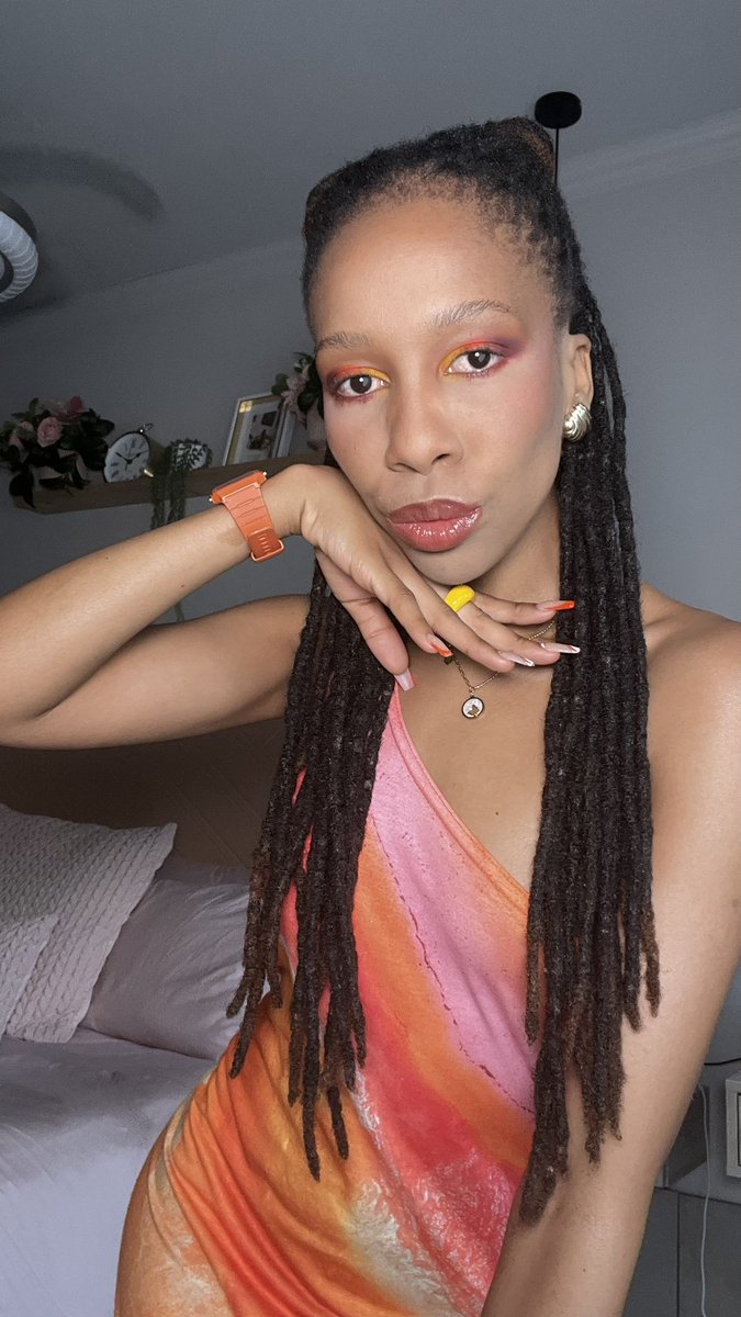 MantateQueeneth's tweet image. If you need someone to wear your brand with attitude, I think I’m ready to fetch my commission.🥰🤭🌹

#Style #Color #Dreadlocks