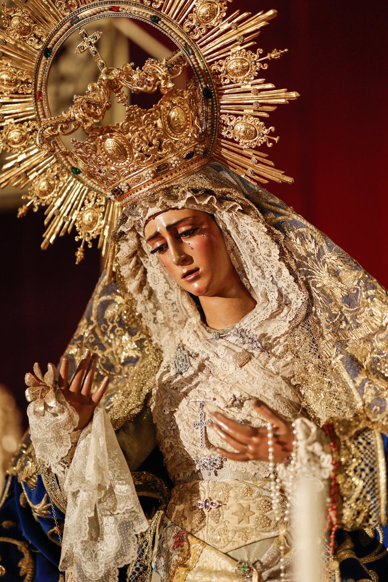 Ella, ella es siempre

<a href="/Hdad_LosGitanos/">Hermandad de Los Gitanos</a>