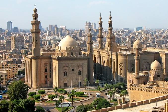 Doğru insan erken gel gezmemiz gereken yerler var...