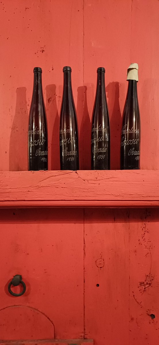 CRobbiano's tweet image. La meraviglia di queste cantiche cantine molto ben conservate dove si trovano bottiglie risalenti al 1894 e che testimoniano il forte legame con la civiltà del vino di questa zona.
#cantine #vino #visitPiemonte