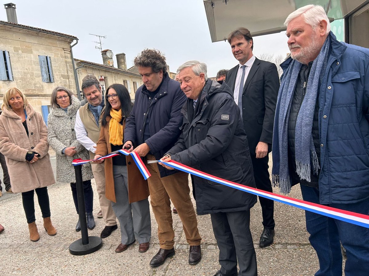 La Cali - Communauté d'agglomération du libournais (@lacali_agglo) on Twitter photo Inauguration du bus #franceservices de La Cali par @Phil_Buisson, président de La Cali, en présence d’Etienne Guyot, <a href="/PrefAquitaine33/">Préfet Nouvelle-Aquitaine et Gironde</a> et les maires de La Cali 🚌
Ce dispositif accompagnera les usagers dans leurs démarches administratives. Plus d’infos sur lacali.fr Inauguration du bus #franceservices de La Cali par @Phil_Buisson, président de La Cali, en présence d’Etienne Guyot, <a href="/PrefAquitaine33/">Préfet Nouvelle-Aquitaine et Gironde</a> et les maires de La Cali 🚌
Ce dispositif accompagnera les usagers dans leurs démarches administratives. Plus d’infos sur lacali.fr