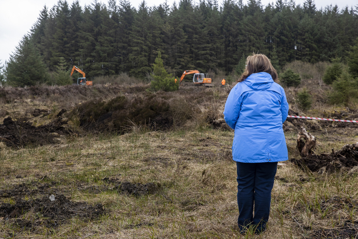 #TheDisappeared in #Kosovo and #NorthernIreland 

“They got a new front door… Columba wouldn’t have the key; the old key wouldn’t fit in it. So, they couldn’t [both] go out and lock the house… Someone always had to be [there], in case he came home.”

Read our article by Besian