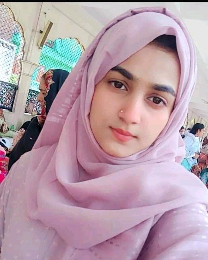 Zidigirl96's tweet photo. آنلائن محبت تو میں بھی کرلوں پر میرا موبائل بار بار ہینگ ہوجاتا ہے یاژ 🤦‍♀🤦‍♀ https://t.co/gzMAGQyrot