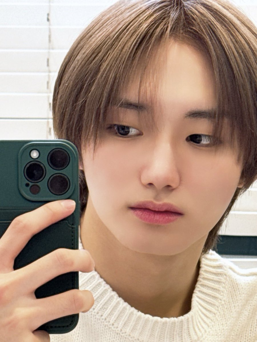 ATBO_members's tweet photo. tone down 💇‍♂
#원빈 #WonBin #ATBO https://t.co/jgl8TaQeQ5