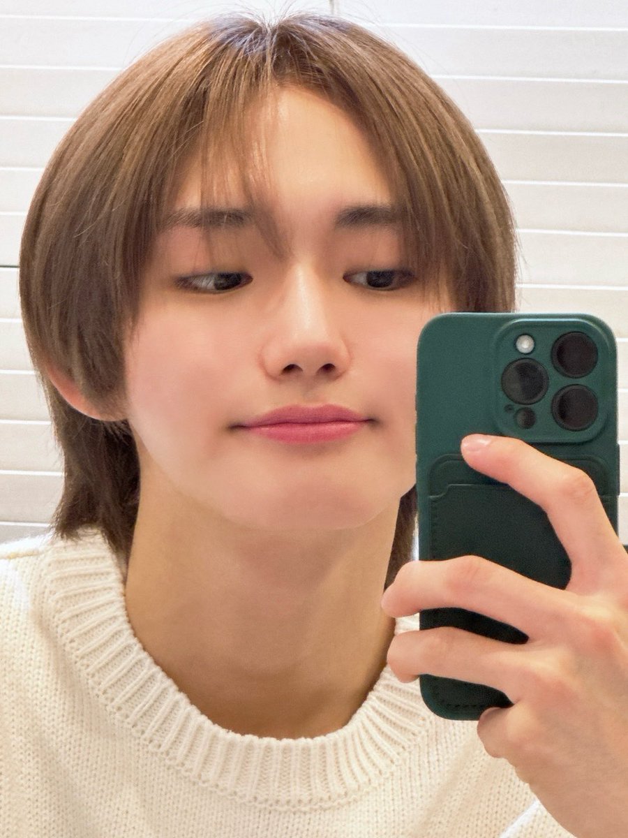 ATBO_members's tweet photo. tone down 💇‍♂
#원빈 #WonBin #ATBO https://t.co/jgl8TaQeQ5