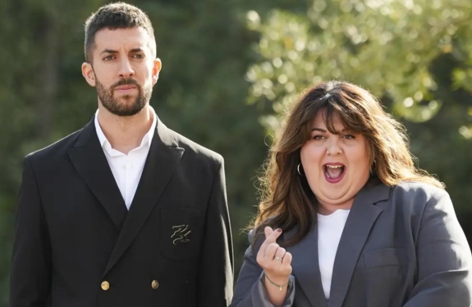 📊 ¿Con quién verás las CAMPANADAS?

🔄 PEDROCHE Y CHICOTE
♥️ BRONCANO Y LALACHUS