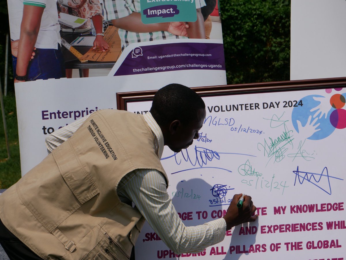 eron_ezekiel's tweet photo. Going yourself for a cause whose impact always benefits more than just you is so fulfilling.
Celebrating UN Volunteers Day with laughter, friendship, and a shared continued commitment to service.
#UNVD2024 #makeadiffernce https://t.co/oysF3cUa4U