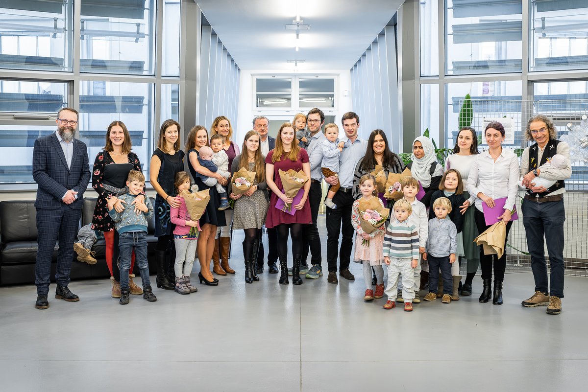 #PamětníGrantMartinyRoeselové, který finančně podporuje mladé vědkyně a vědce pečující o dítě předškolního věku, zná své příjemce pro rok 2025. Deset nových příjemkyň a příjemců grantu v příštím roce obdrží stipendium ve výši 150 tisíc korun. ⤵️