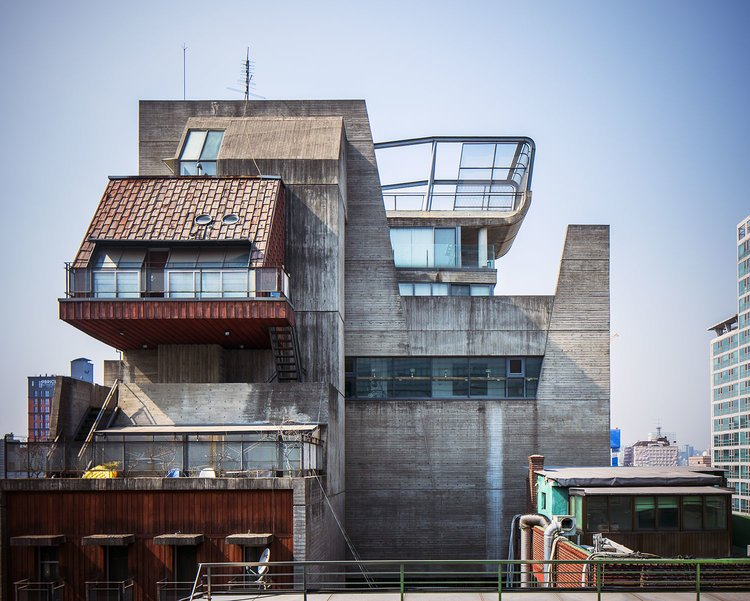 FedeItaliano76's tweet photo. Seoul's Neo-Brutalism as captured by French-born, Singapore-based photographer Raphael Olivier https://t.co/IsVuwWKTV8