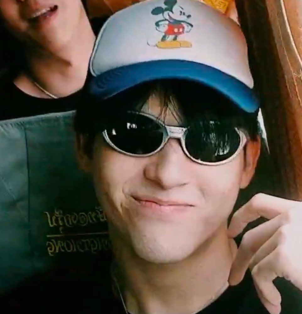 palmdiao's tweet photo. my brother was annoyed as fuck god we gotta nuke gmm no other way #freesky
https://t.co/MGxvUeDd9K