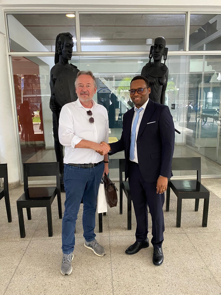 At the end of my visit to Tanzania 🇹🇿 it was my great pleasure to meet the Director of the 🇹🇿 National Museum, Dr Luoga, and to see the unique treasures from the history of humankind and Tanzania. We discussed the great cooperation with Humboldt Forum Berlin.