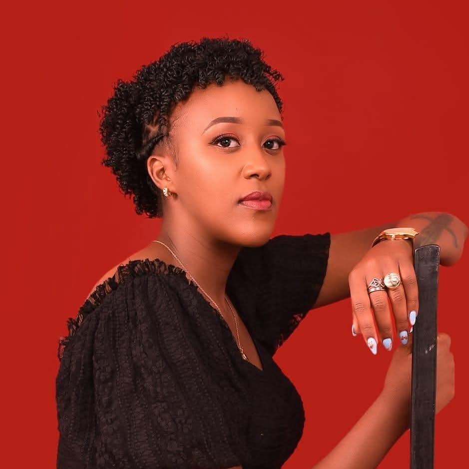 njerimuthaka's tweet photo. #NewProfilePic on here 
Dr Njeri Muthaka, HSC. #Njerimuthaka https://t.co/yMQRT28SmH