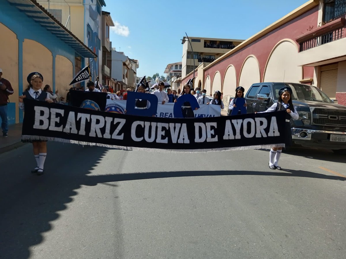 AndersonCumbic2's tweet photo. "🎉 70 años del Colegio Beatriz Cueva de Ayora, formando no solo estudiantes, sino grandes personas. 📷 Gracias por ser el lugar donde crecemos y soñamos. ¡Orgulloso/a de ser parte de esta historia! 📷📷  #rrubis #SomosBeatriz #fiestasbca
@rrubis https://t.co/ShcHkj6PV0