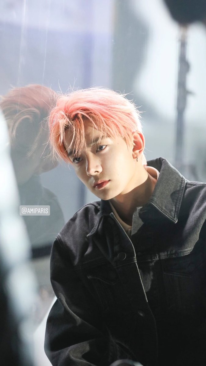 Tch, mendokusai. Kemaren watashi gagal menjadi anime dan berharap sebelum tidur semoga ashita watashi bisa jadi anime, tapi hari ini watashi tetap menjadi ningen. Untung watashi selalu pakai AMI collection, jadi watashi tetep ikemen.