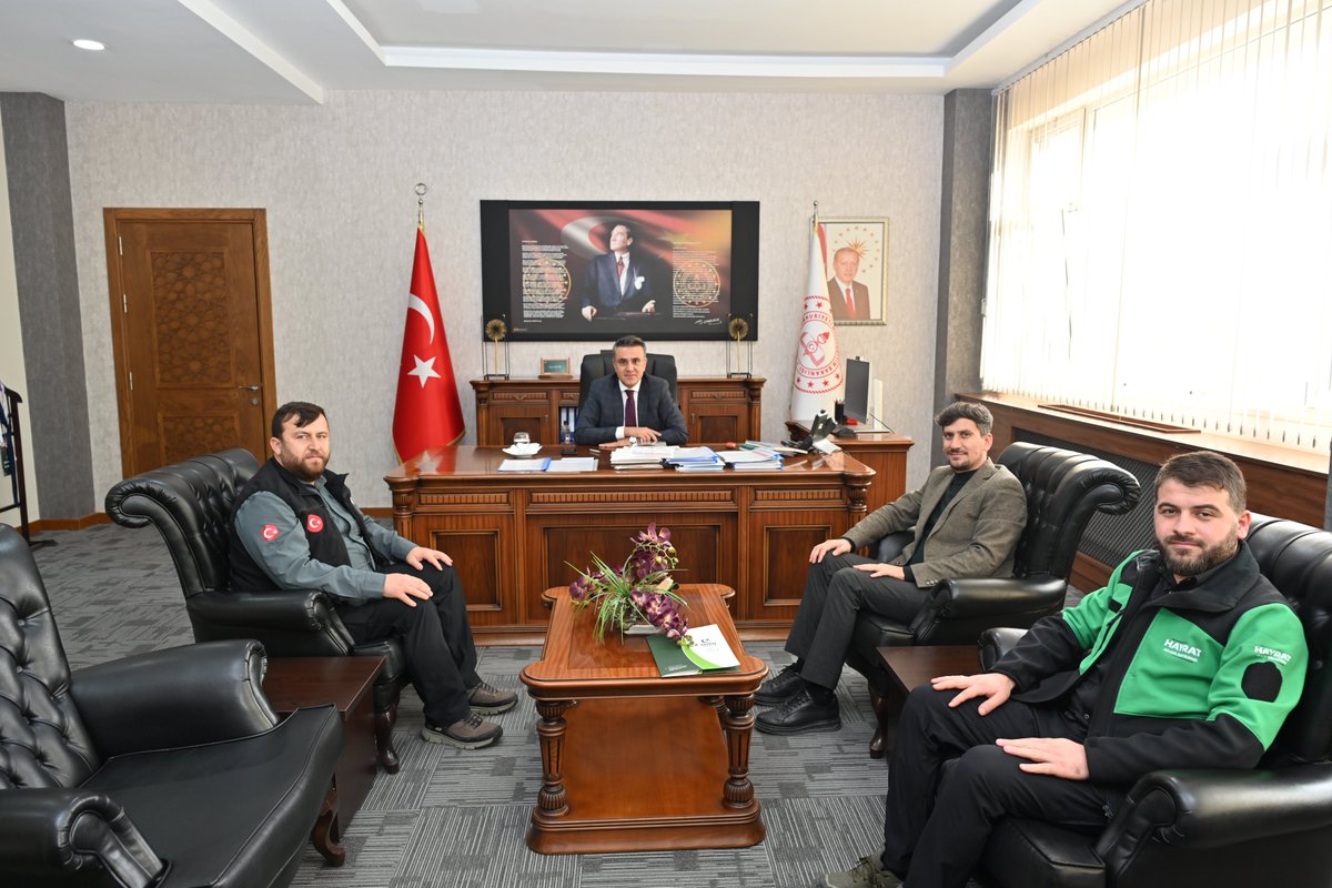 Hayrat İnsani Yardım Derneği Denizli Şubesi yöneticileri İl Milli Eğitim Müdürümüz Emre Çalışkan'ı ziyaret etti.

<a href="/emre_caliskan/">Emre Çalışkan</a>