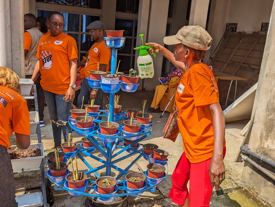 FAOCameroun's tweet photo. Empowering inclusivity in #Douala!
🌟 This week, @FAO is training persons with disabilities & vulnerable groups at the #Bepanda Multifunctional Center 🇨🇲 on innovative and sustainable production techniques & fighting gender-based violence.
#16DaysOfActivism2024
#LeaveNoOneBehind https://t.co/7fK8Vulq0i