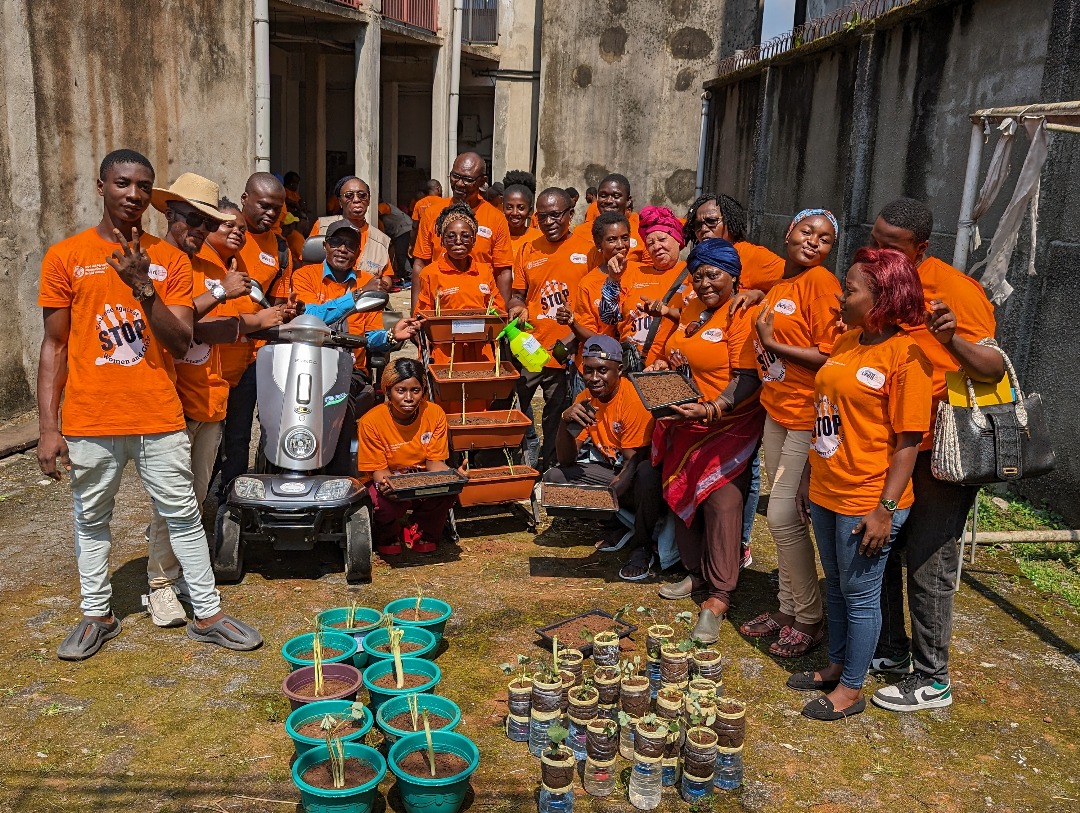 FAOCameroun's tweet photo. Empowering inclusivity in #Douala!
🌟 This week, @FAO is training persons with disabilities & vulnerable groups at the #Bepanda Multifunctional Center 🇨🇲 on innovative and sustainable production techniques & fighting gender-based violence.
#16DaysOfActivism2024
#LeaveNoOneBehind https://t.co/7fK8Vulq0i