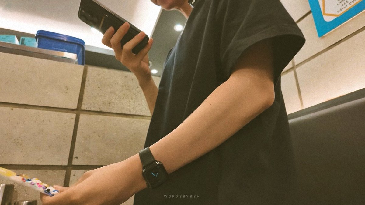 wordsbybbh's tweet photo. boyfriend baekhyun .•♡ https://t.co/5vDqfMVtDy