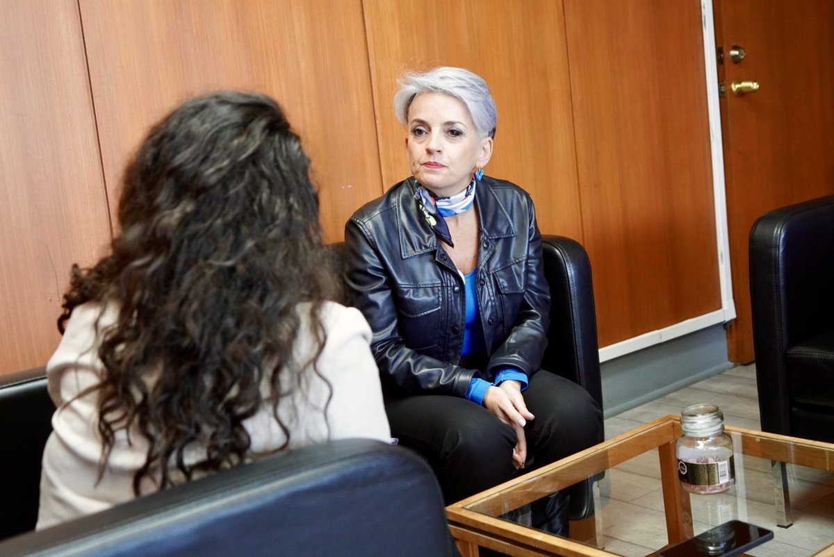 🔵 Hoy la Seremi de Ciencia Dra. Maite Castro se reunió con la nueva Delegada Presidencial Regional de #LosLagos, Paulina Muñoz Molina, para coordinar el trabajo territorial en materia de Ciencia, Tecnología, Conocimiento e Innovación, y el rol de las EBTC en la zona 🙌🏼 🙋🏻‍♀️🙋🏻‍♂️