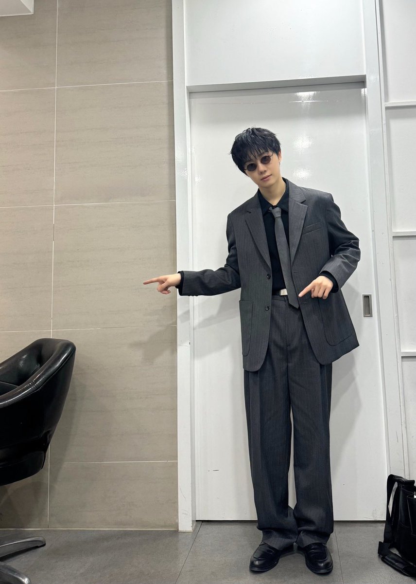 hahyunsang_twt's tweet photo. 2024.12.06 KBS2 <더 시즌즈-이영지의 레인보우>

#하현상 #Hahyunsang https://t.co/rcUaDy1YLA