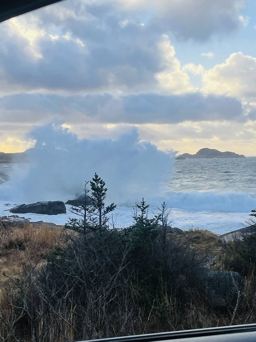valene_roach's tweet image. The sea is wild in Burgeo today but oh so pretty 🩵 @weathernetwork @EddieSheerr