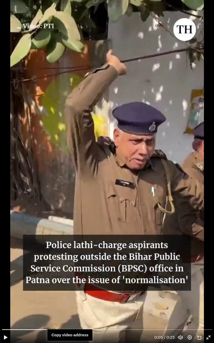 Ranjanbhr01's tweet image. शांति पूर्ण तरीका से आंदोलन करने वाले छात्रों को लाठी चार्ज करके उकसाने वाले पुलिस कौन होते हैं इन पर भी कार्रवाई होनी चाहिए 
#BiharPolice #BPSC_No_Normalisation #bpsc70th @yadavtejashwi @ZeeBiharNews @pra