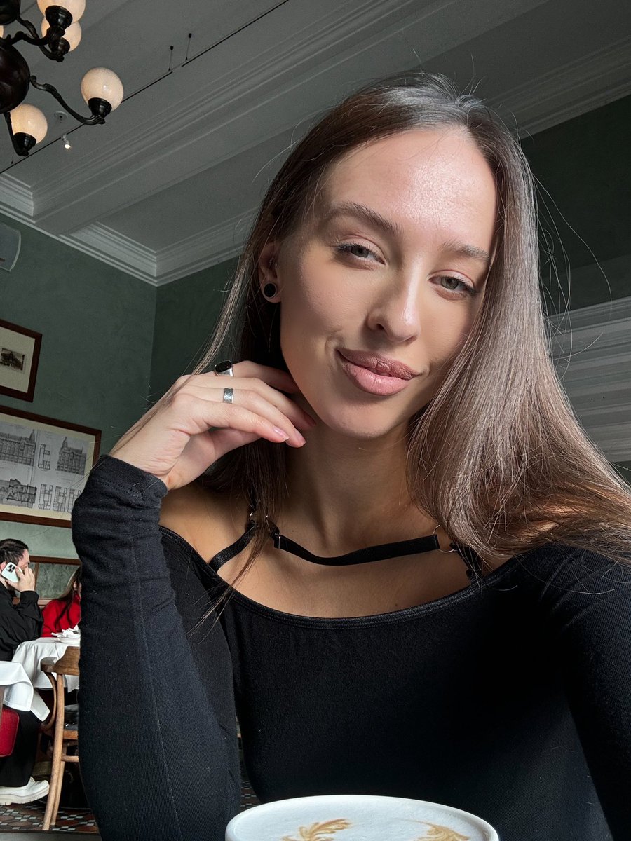 alina tweet media