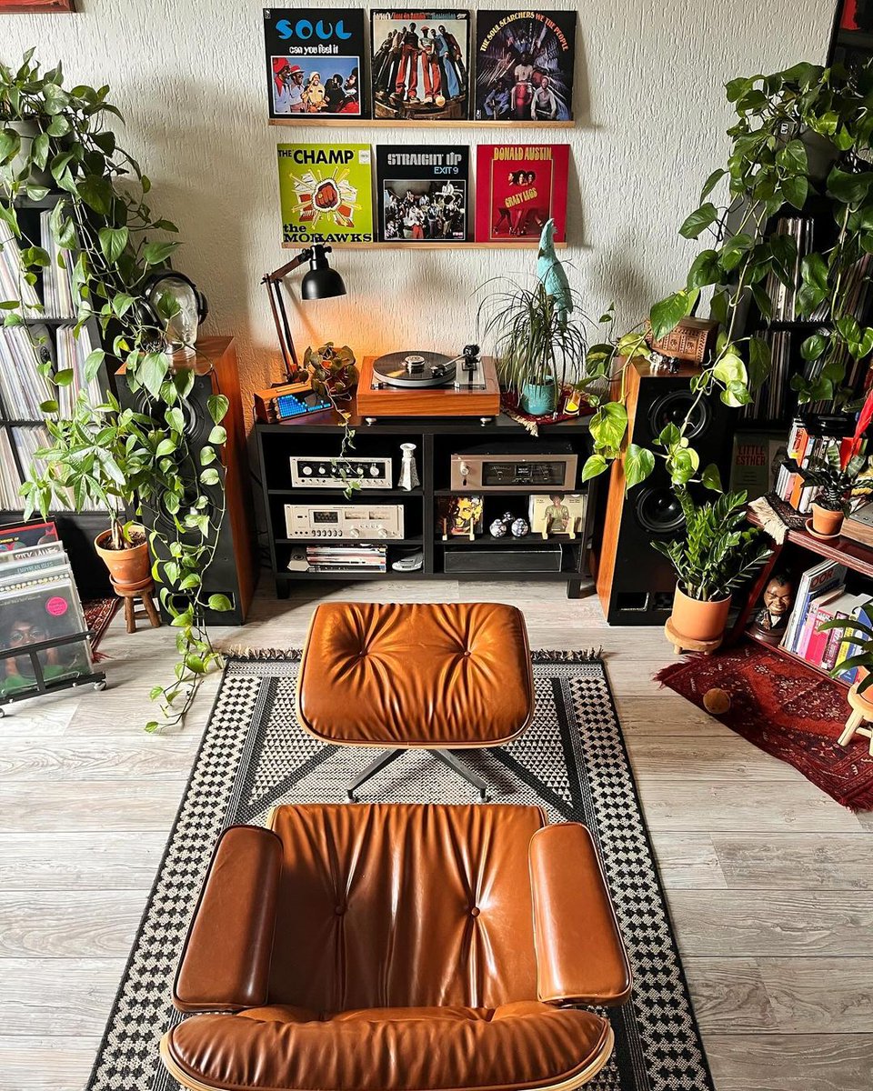 INTERIORBYHUT's tweet photo. The perfect listening space https://t.co/FAho3XiBxb