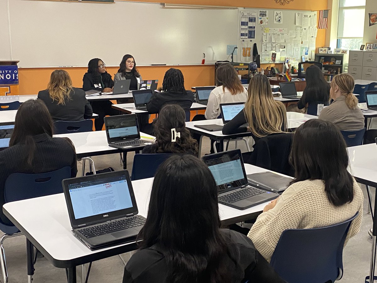 CandaceFikis's tweet image. West Chicago HS’s 61st Full Session assembly kicking off this morning with political caucus meetings as students choose their speakers on the bills brought to the Full Session floor for debate today.