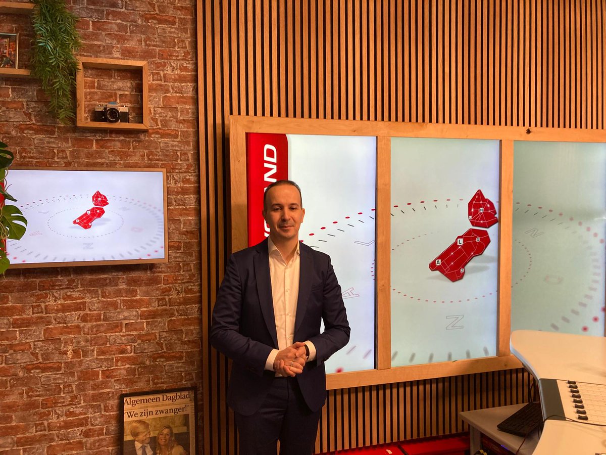 belhajnl's tweet photo. Wat als een gedeputeerde, wethouder of raadslid vindt dat ze alles mogen zeggen op social media? Hoe ga je om met vrijheid van meningsuiting binnen het publieke ambt? Bij @OmroepFlevoland sprak ik erover met Jeroen van der Laan. Interview wordt zondag as uitgezonden. https://t.co/VzNeB1Rb36