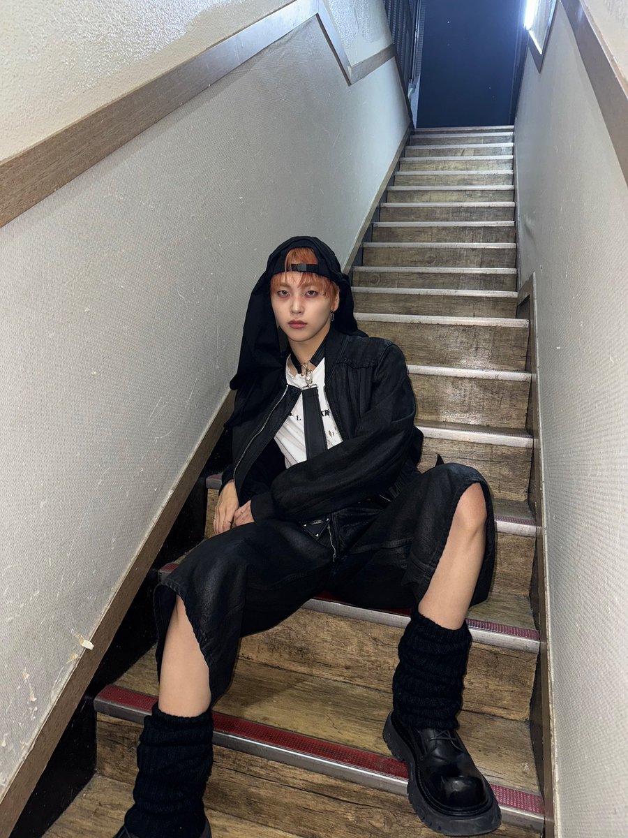 CRAVITY_twt's tweet photo. Now or Never 
컴백했따ㅏㅏ☺🥰🤭
in 뮤직뱅크
#형준 #크래비티 #뮤직뱅크 https://t.co/7TWRvgNzw6
