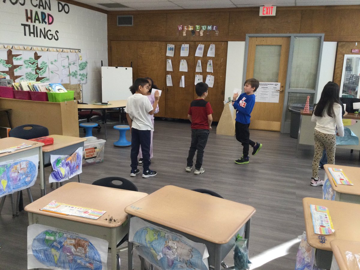 MrsQualter's tweet photo. Quiz, quiz, trade to practice nouns and verbs. #BeEvergreen #iBelong https://t.co/746s8tHuqO