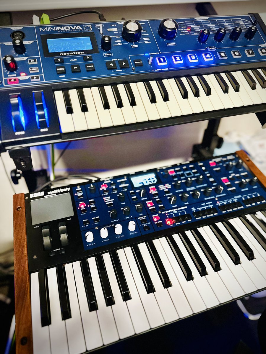 yamaki74's tweet image. 青いシンセ好きー。
#novation #mininova
#korg #multipoly